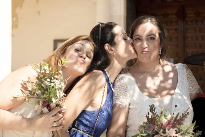 Fotografía de amigos en una boda - Fotografía profesional en madrid Chema pel